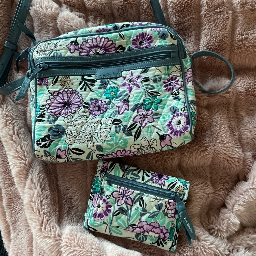 VERA BRADLEY SMALL CROSSBODY PURSE WITH MATCHING WALLET